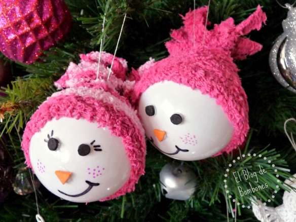 Muñecos de nieve para el árbol de Navidad